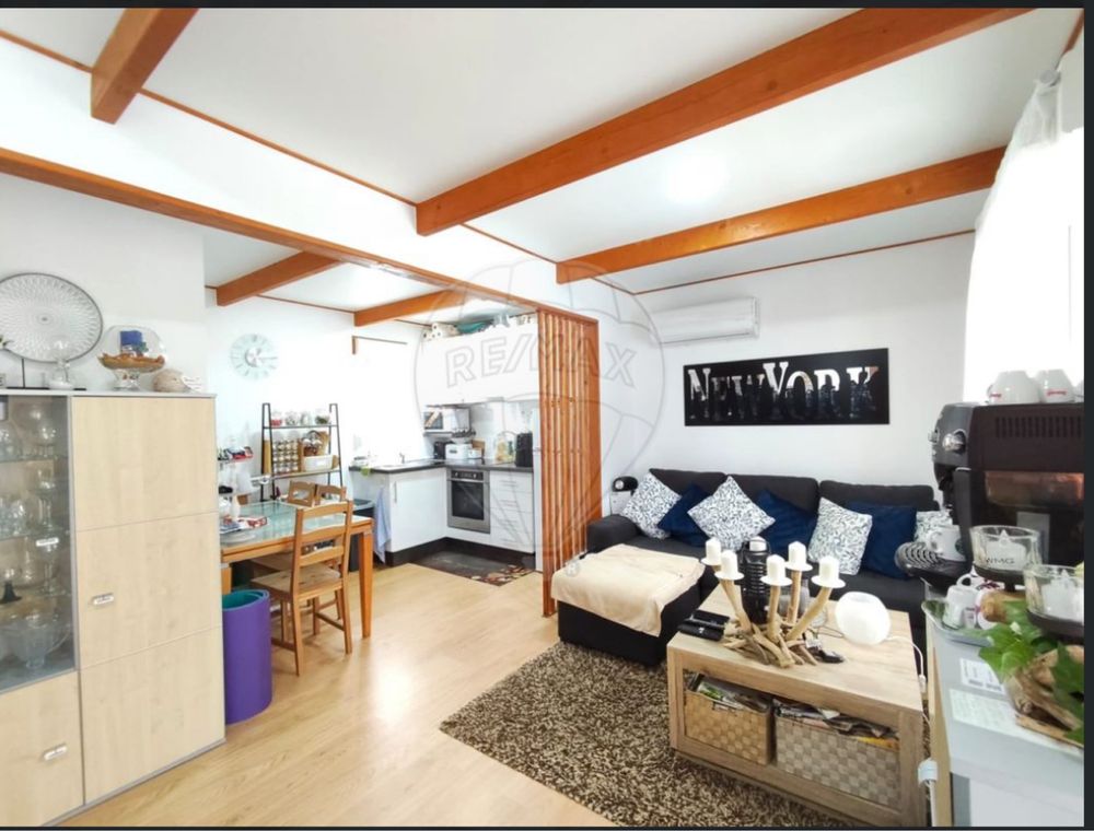 Terreno urbano 376 m2 com piscina e casa Diff