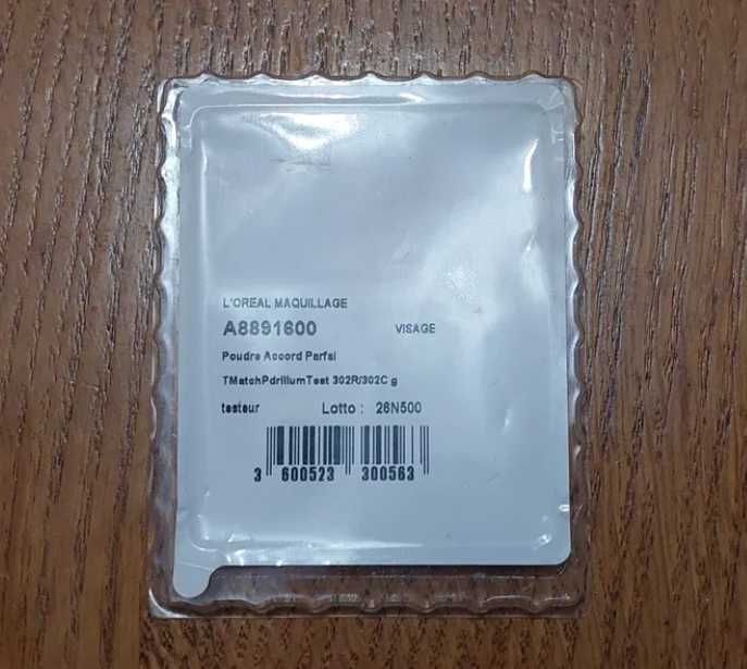 Paleta rozświetlaczy do twarzy Loreal Maquillage