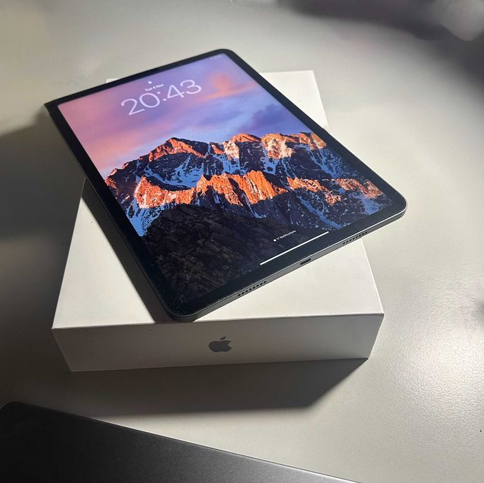 iPad Pro 11" M1 128 GB Space Grey klawiatura obudowa folia