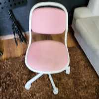Krzesło różowe obrotowe dla dziewczynki