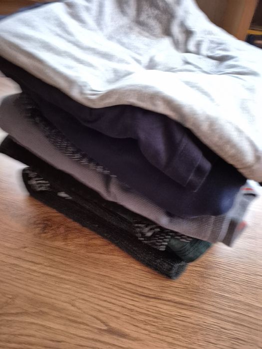 Віддам чоловічі речі