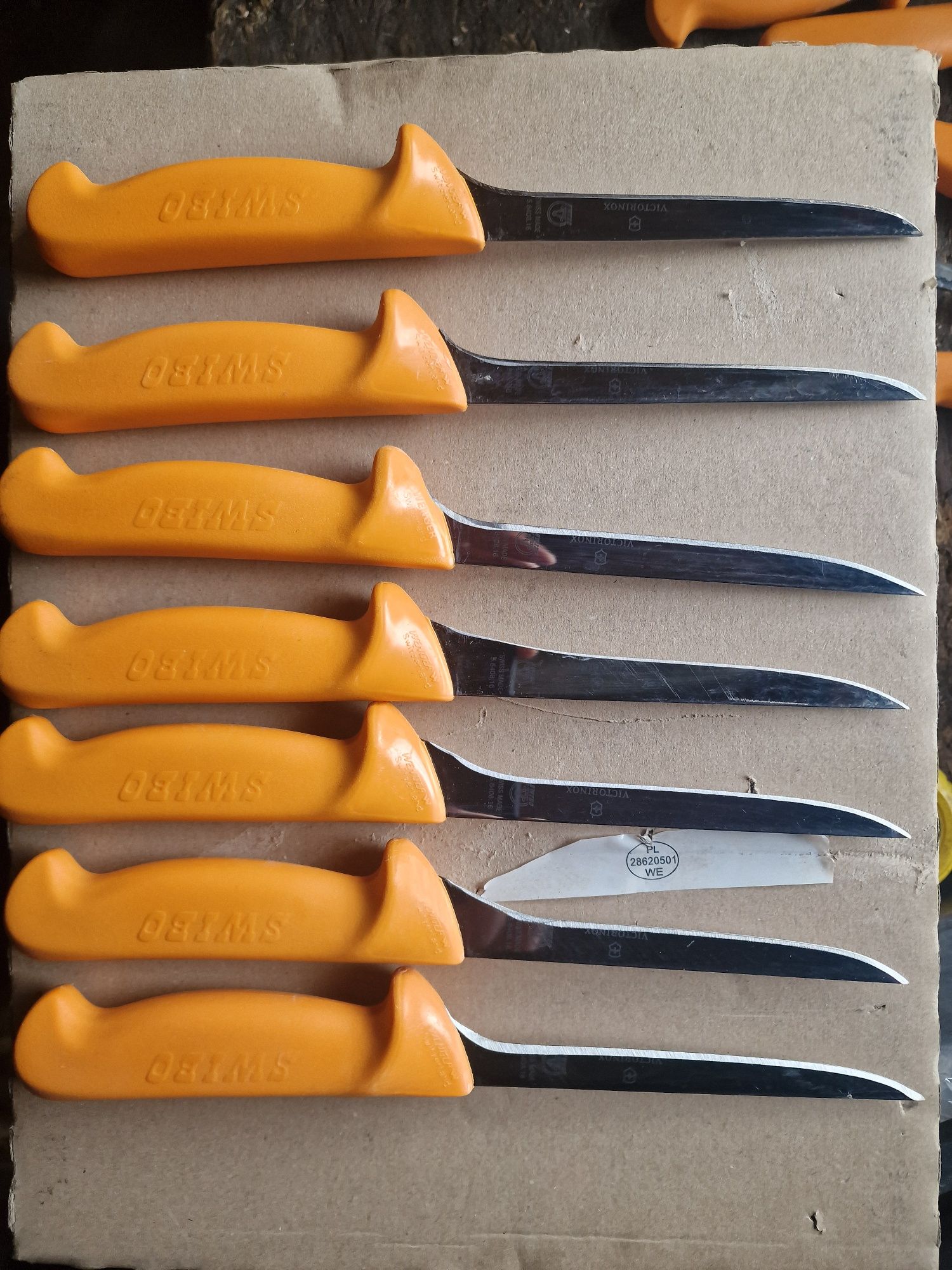 Noże VICTORINOX 5.8408.16 używane