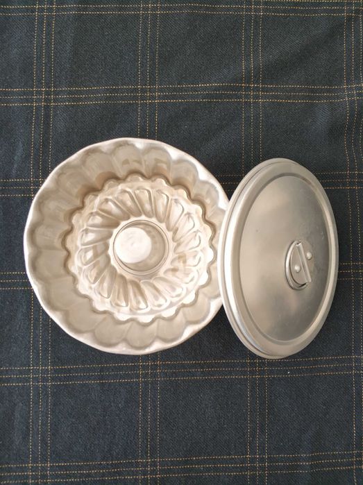 formas pudim (1 plástico + 1 alumínio)