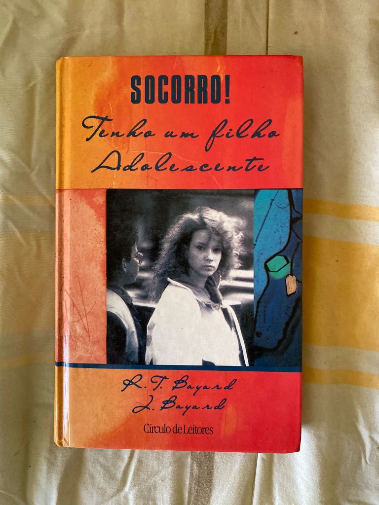 Livro " Socorro tenho um filho adolescente"