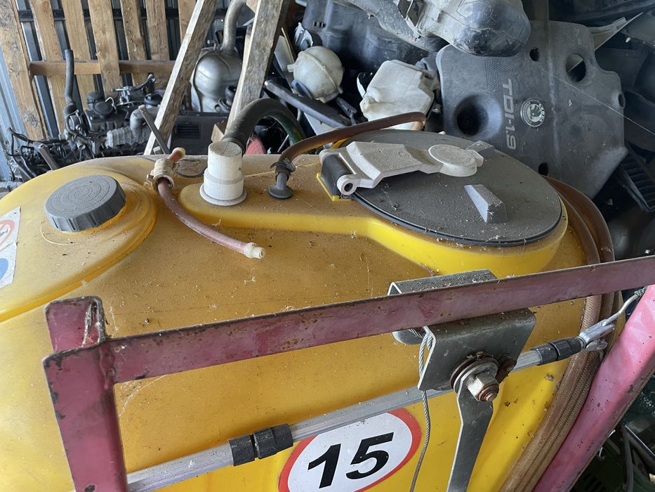 Sprzedam opryskiwacz na czesci lub w calosci