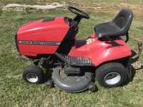Kosiarka traktorek Massey Ferguson 3320 Castelgarden 18HP