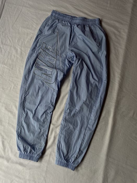 Nylonowe męskie niebieskie spodnie Nike Big Swoosh S M y2k drill hype