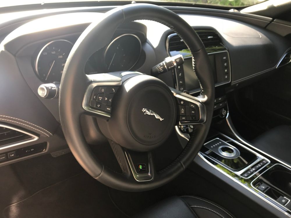 Jaguar XE 2.0 D R-Sport AWD Aut