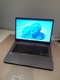 Netbook laptop Asus r240m