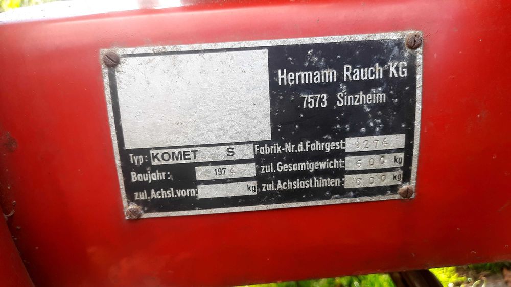 Mały rozsiewacz do traktorka