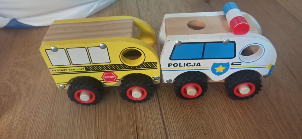 Drewniane pojazdy dla maluchów