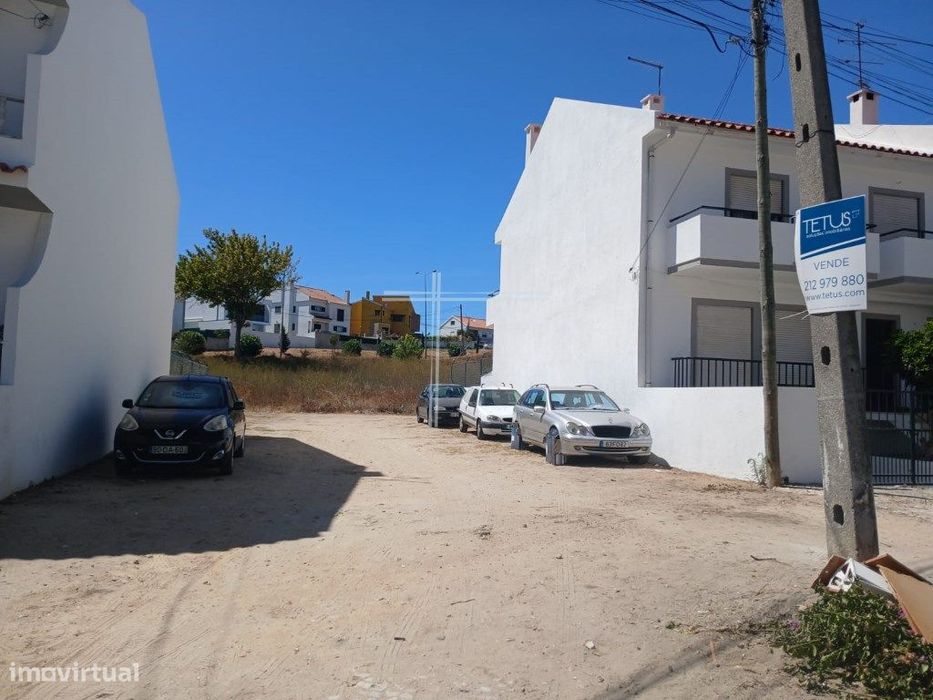 Terreno com 271m2 - Quinta da Alembrança
