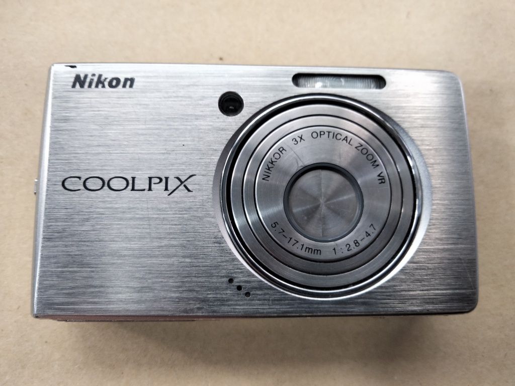 Фотоаппарат Nikon Coolpix S500