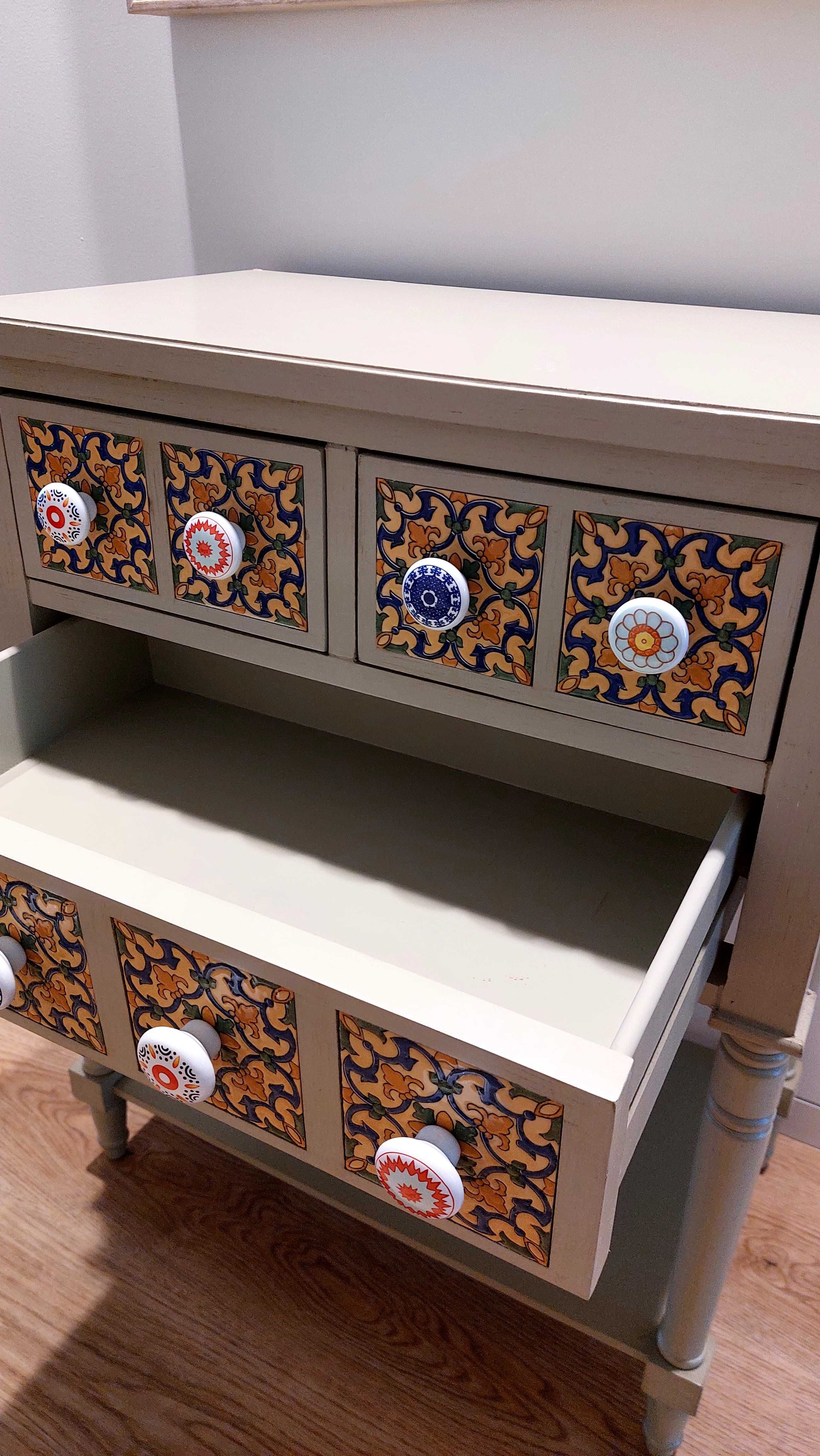 Mesa de cabeceira pintada à mão x2