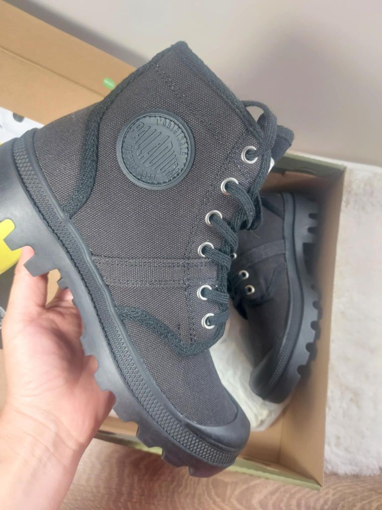 Trapery Palladium