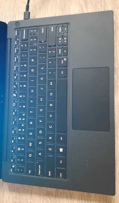 Laptop poleasingowy DELL 13 cali 256 GB srebrny, ekran dotykowy