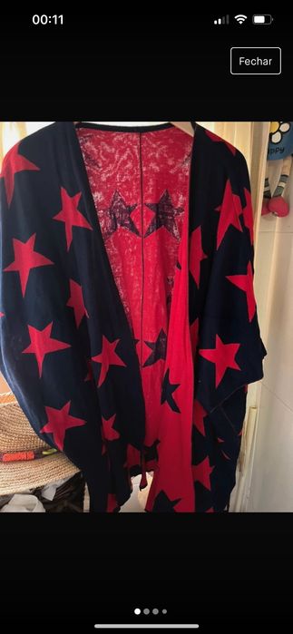 Capa poncho Ruga azul e vermelho