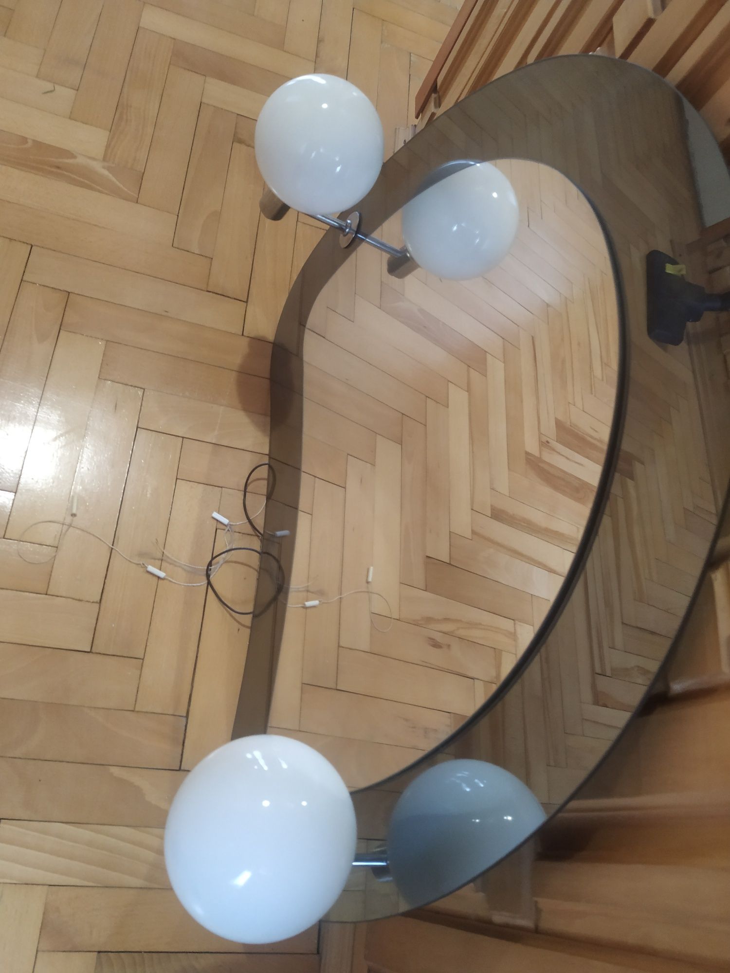 Lustro do łazienki z oświetleniem