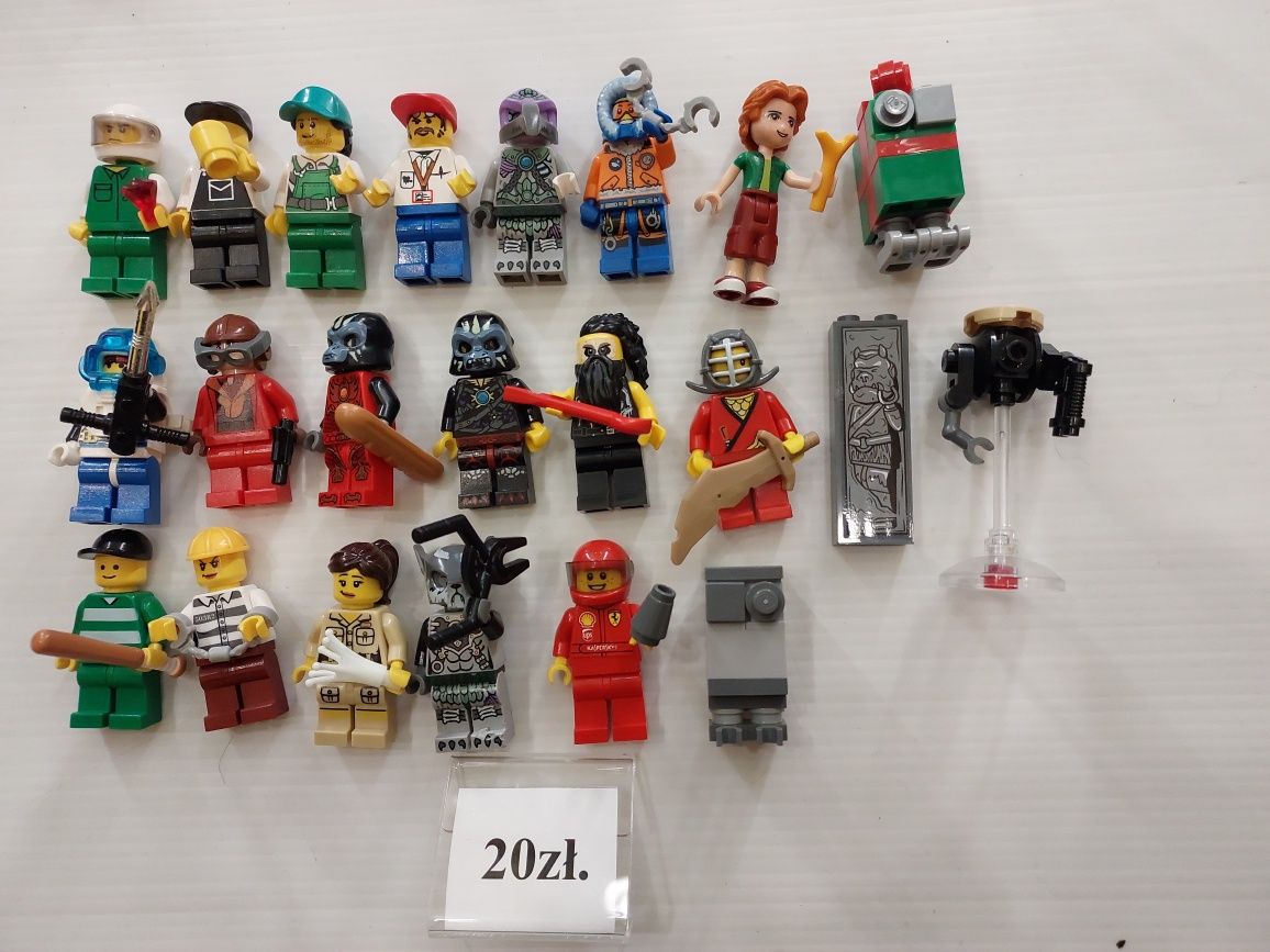 Lego figurki różne serie.