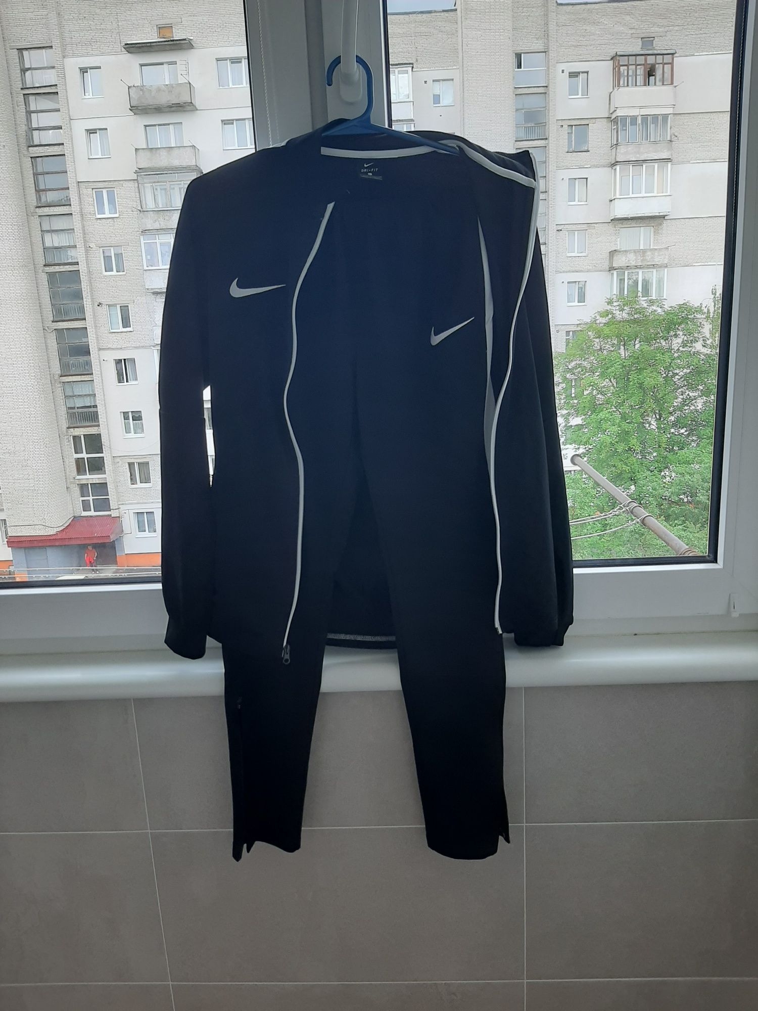 Спортивний костюм Nike