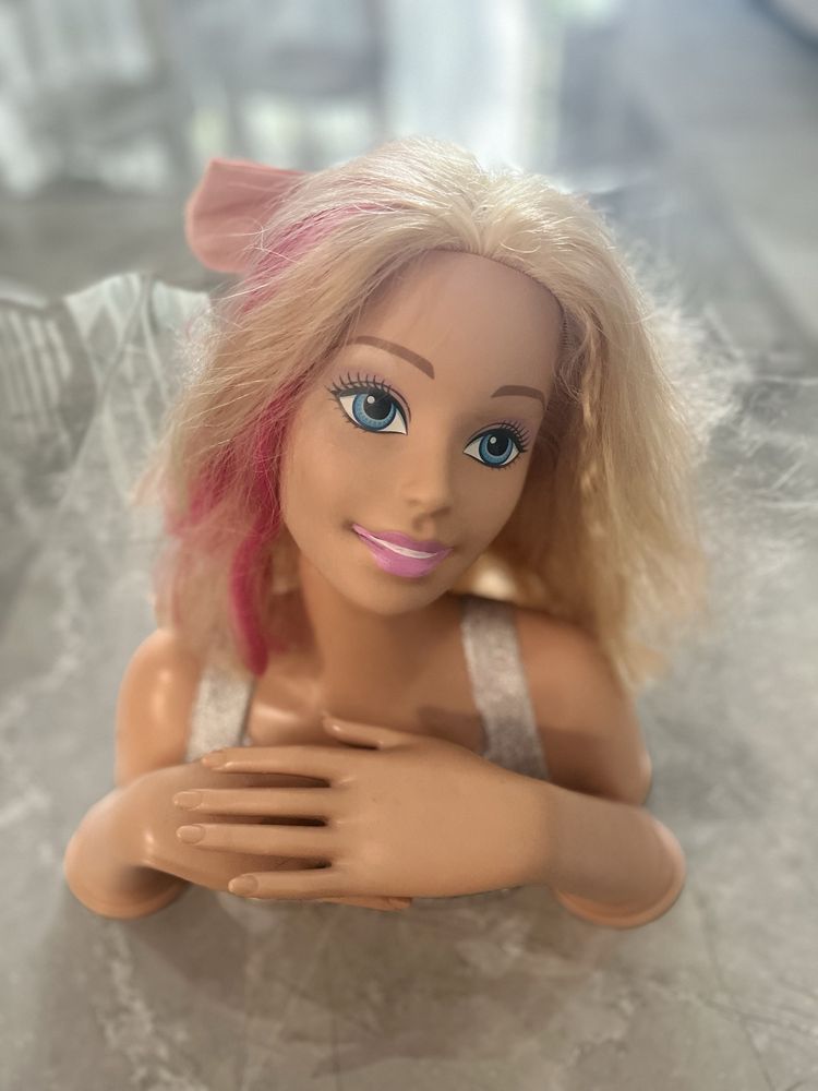 Głowa barbie + paznokcie