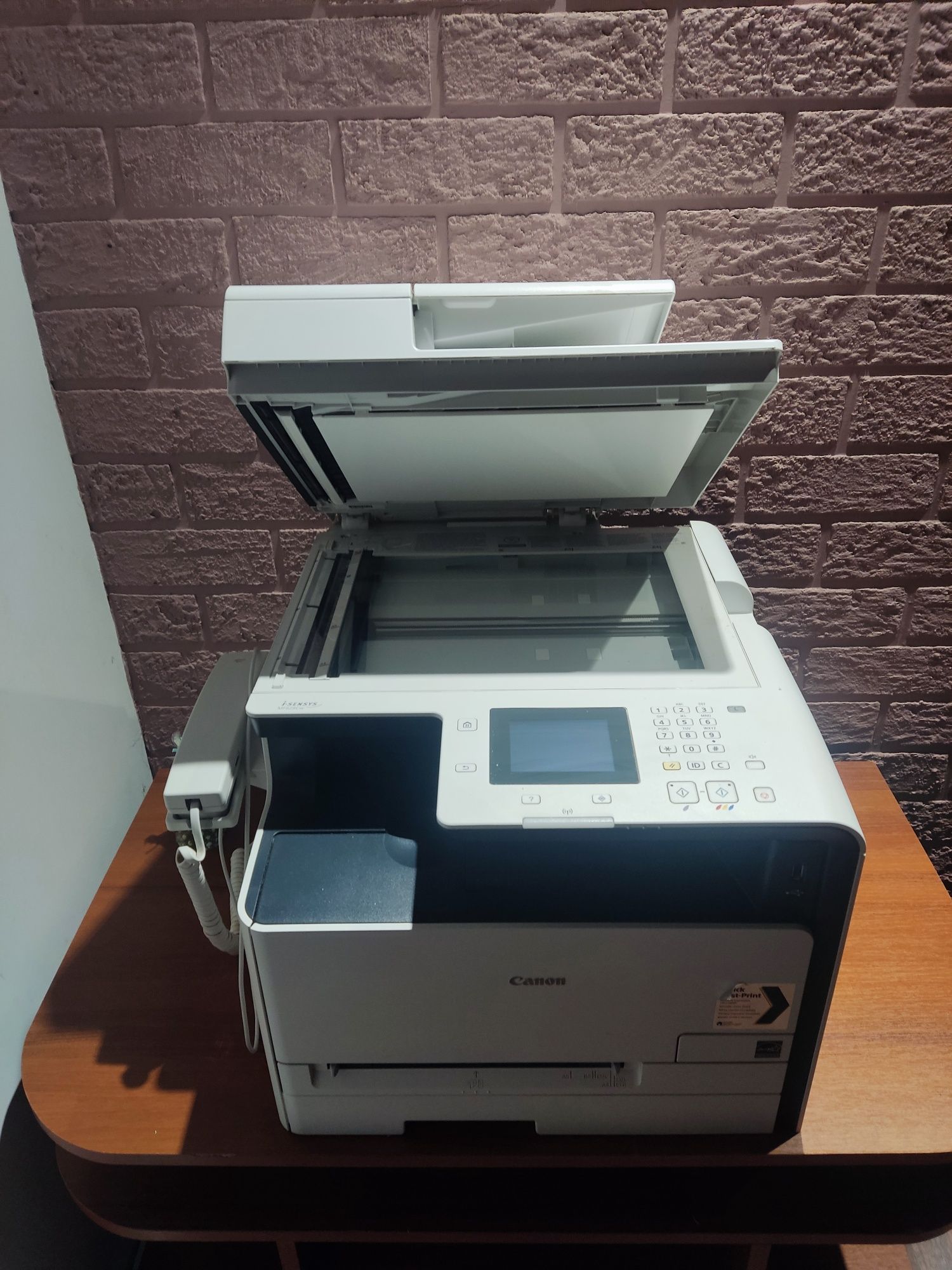 Продам принтер CANON MF628Cw