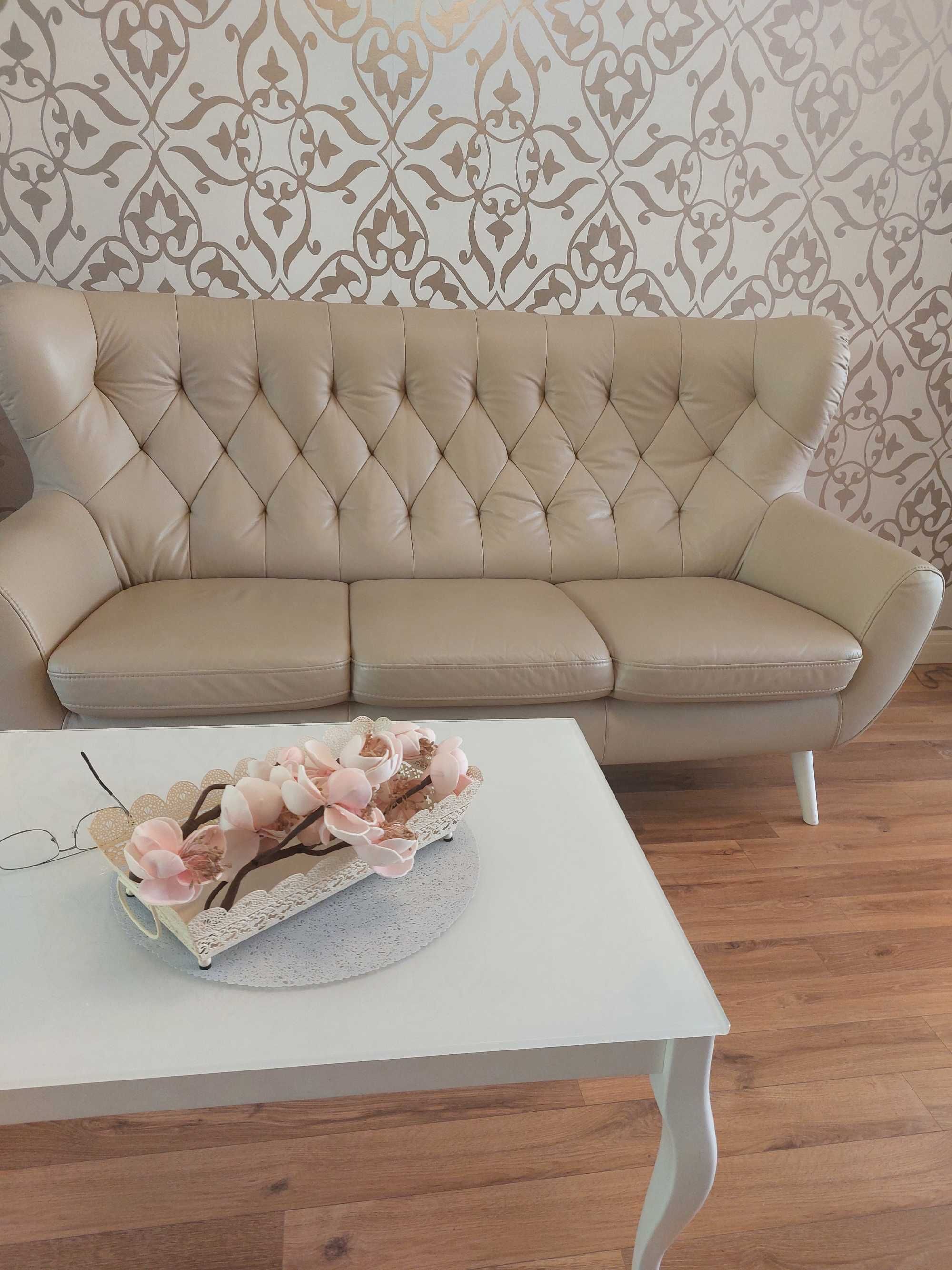 Okazja skórzana sofa oraz dwa  fotele firmy Gala  seria elegancka.