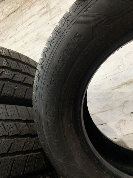 Шини б/у всесезонные 215/65 R16c GoodYear Vector4S Cargo