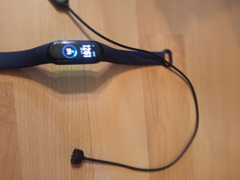 Xiaomi Mi Band 5 czarny z granatowym paskiem
