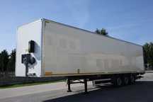 Fruehauf KONTENER / FURGON / OSIE BPW / OŚ PODNOSZONA / ROLETA / PODŁOSZA SZYNA-DESKA / WINDA ZAŁADUNKOWA  Sprowadzona / Serwisowana