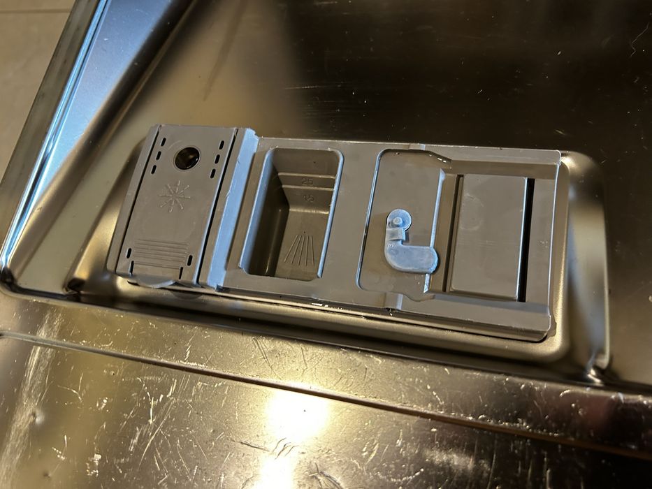 Продам посудомийну машину Bosch sgv5903 під відновлення або на з/ч