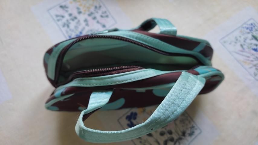 Продається косметичка