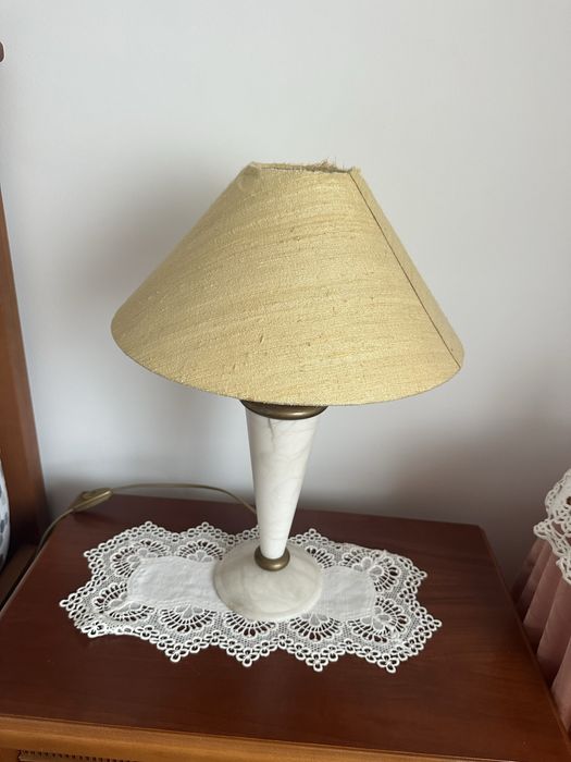 Candeeiro com pé mármore