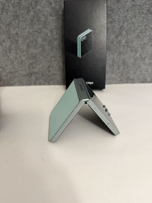 Samsung Z Flip 6 256GB Mint