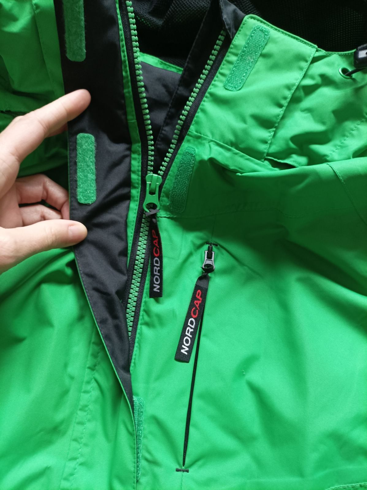 Новая куртка курточка ветровка размер С-М