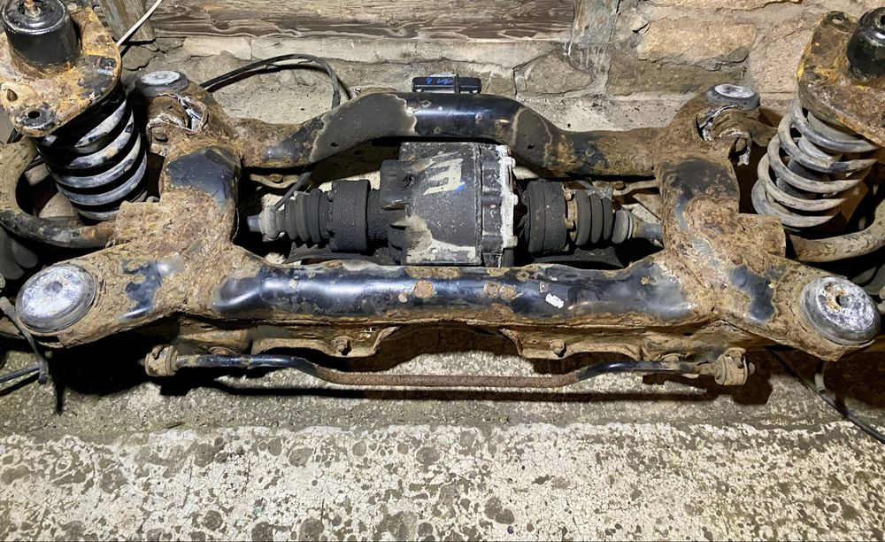 VW Passat b5 b5.5 4x4 4motion belka tył wózek sanki zawieszenie