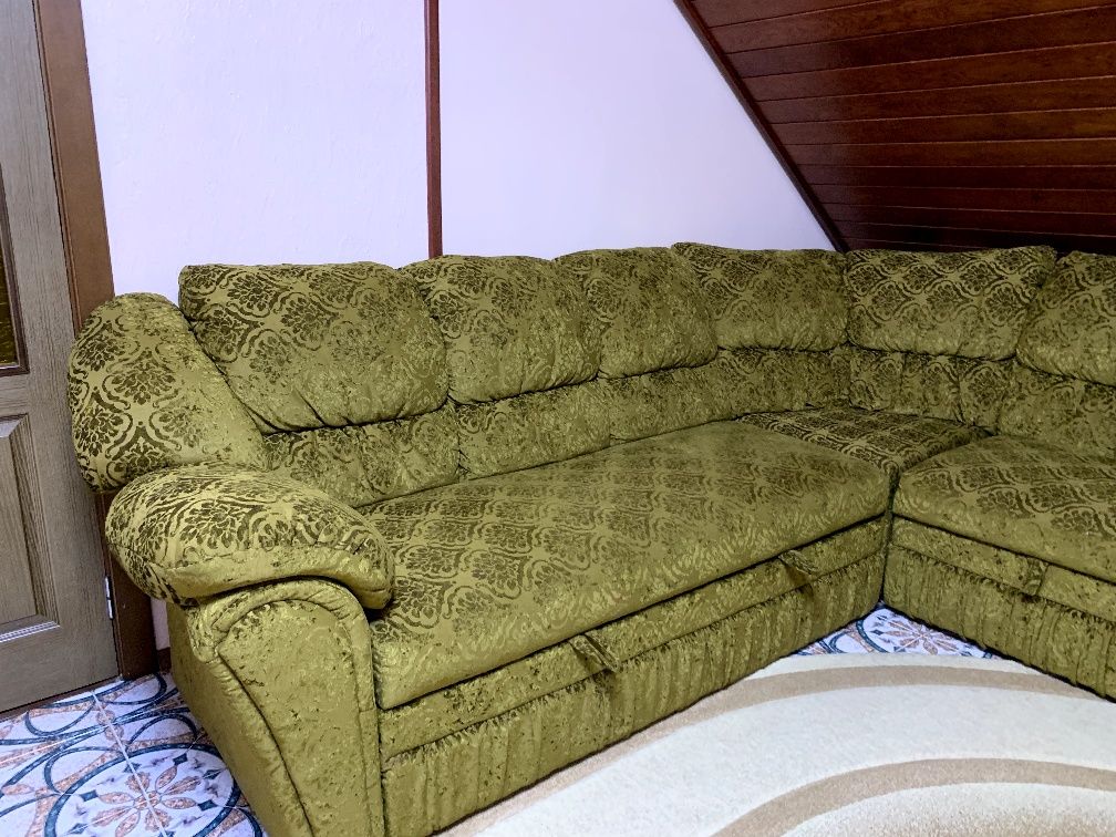 Кутовий диван, розмір: 2000*2750.