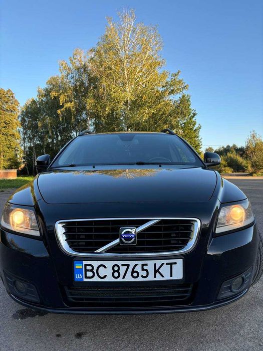 Продам Volvo v50 2009рік 1.6d 110 к.с.