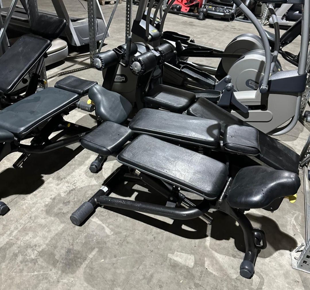 Ławka regulowana Technogym element uźywana sprawna