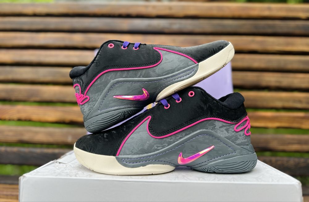 Баскетбольні кросівки  Nike Lebrone 22