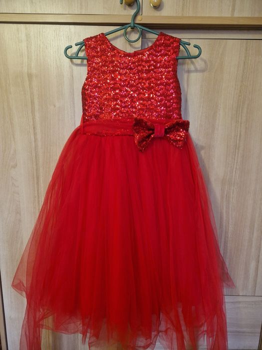 Святкова сукня на дівчинку 6-8 років