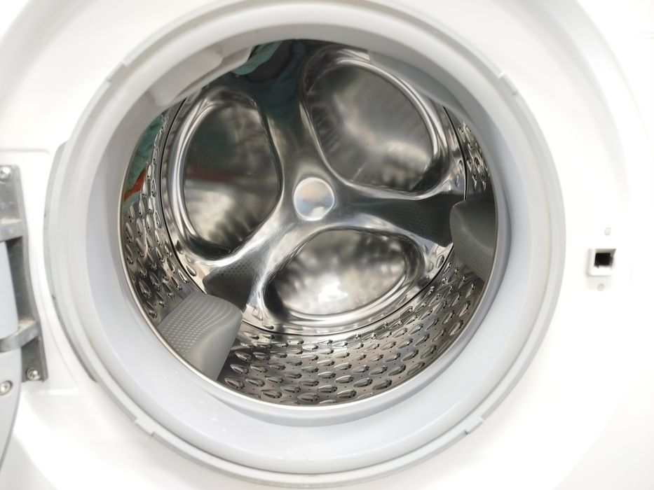 Пральна машина фірми Bosch, модель WAS32798ME