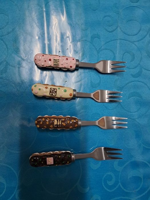 Conjunto colheres e facas diversas