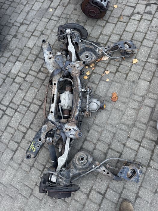 Задня передня балка Рено колеос Renault Koleos