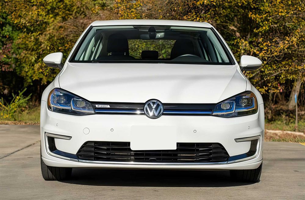 Volkswagen e-Golf      2017