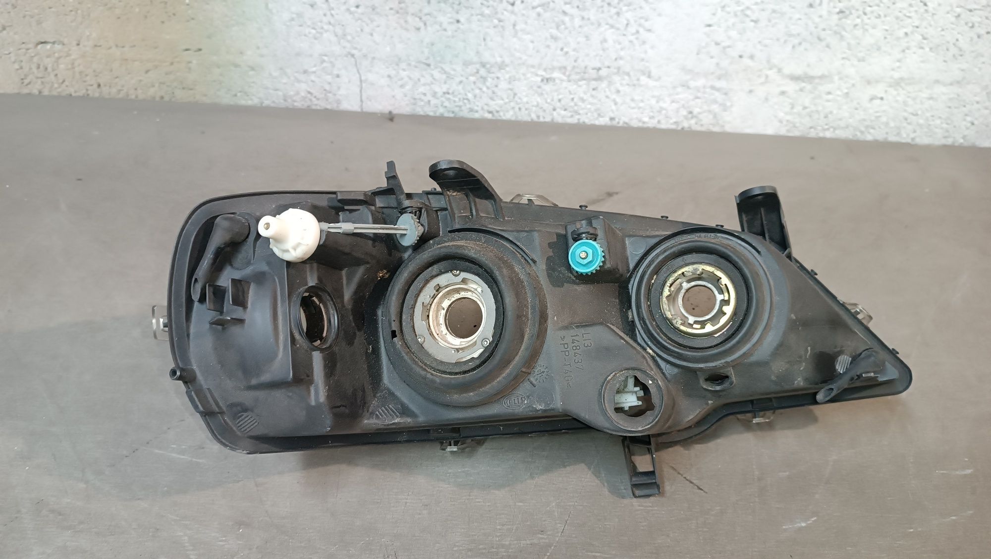 Vendo farol esquerdo do Opel astra G ano 1998/2006