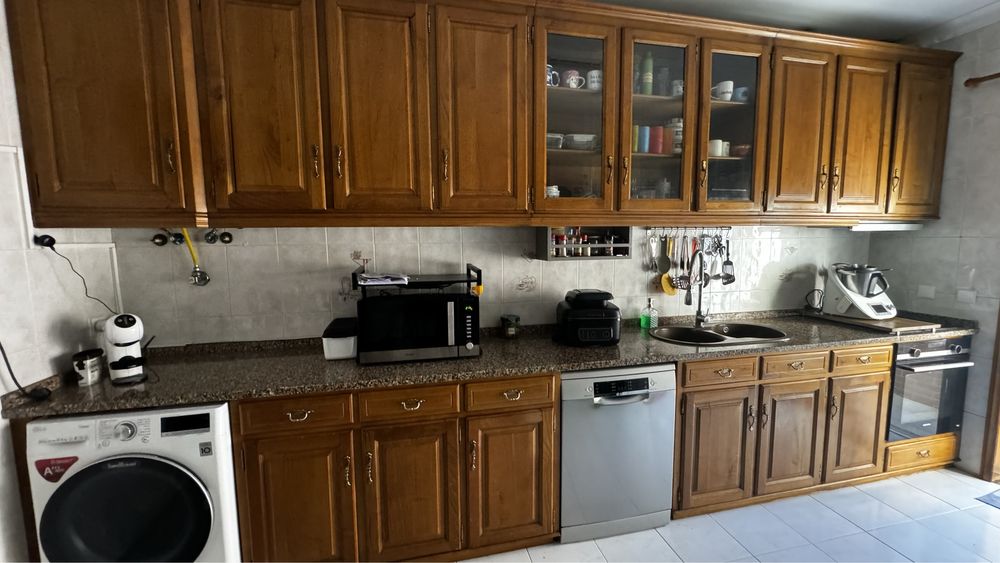 Vendo cozinha em madeira