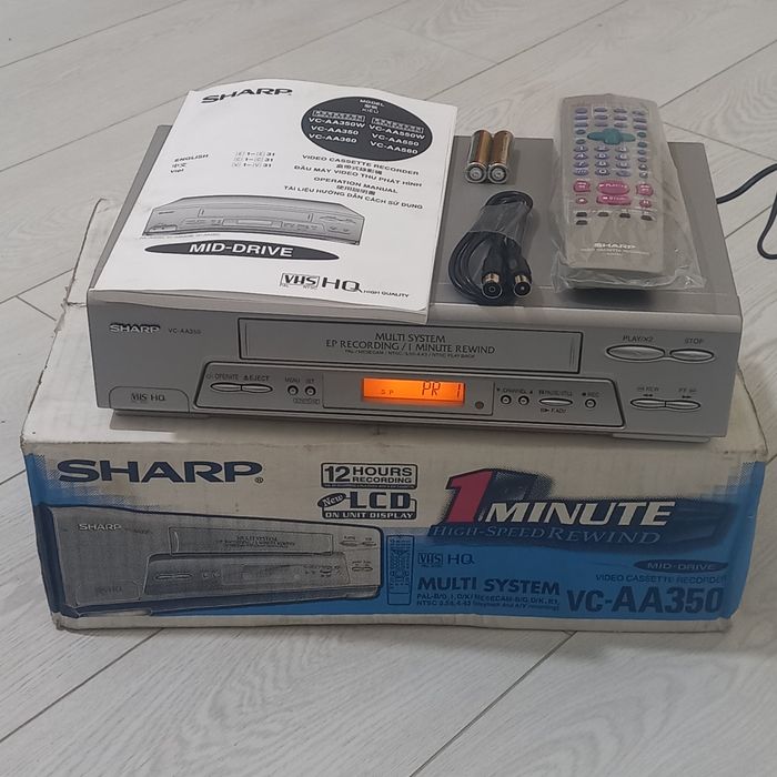 SHARP ретро відеомагнітофон касетний