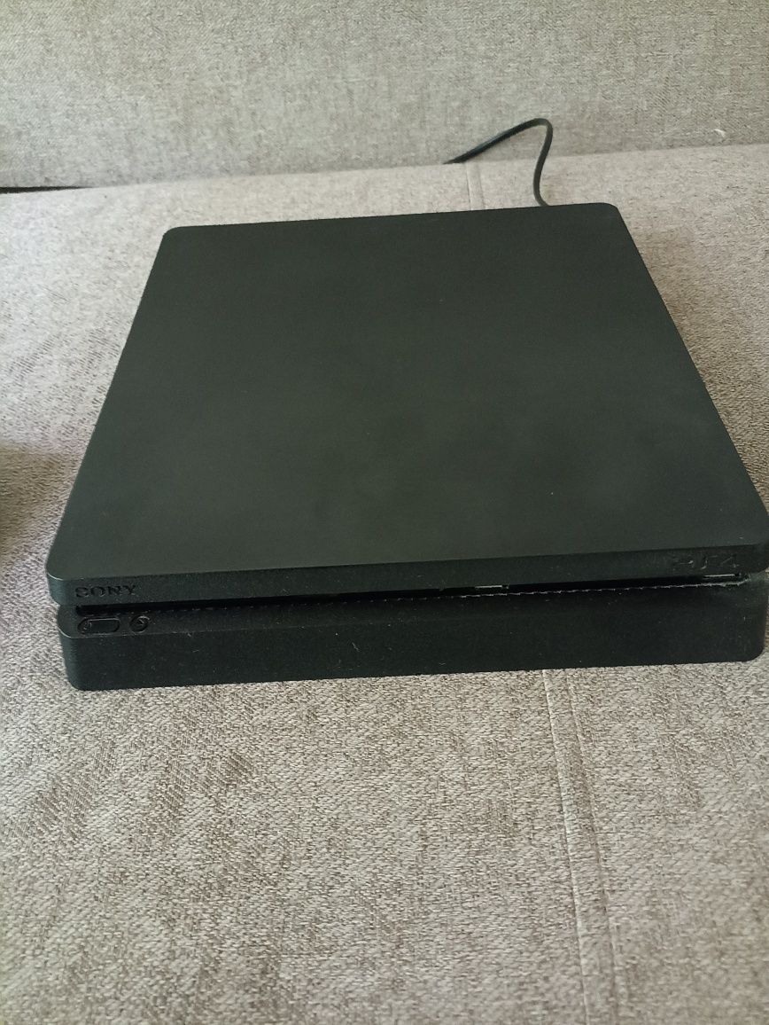 Ps4 slim 1tb+ игра