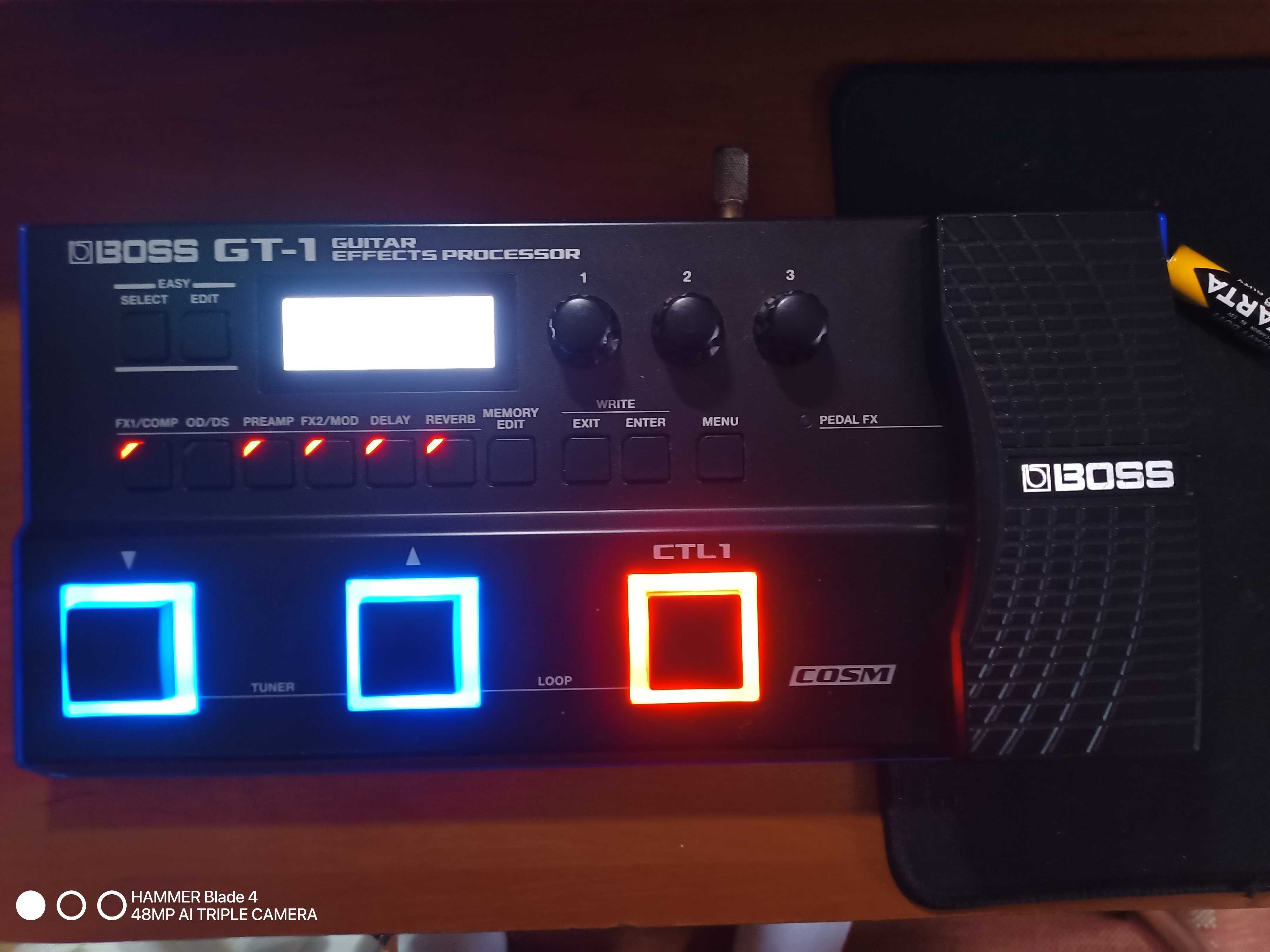 SPRZEDAM  Boss GT-1 Multiefekt gitarowy +Gitara Fender Squier